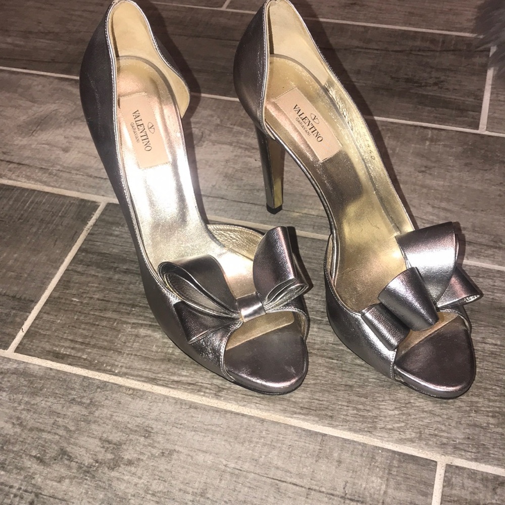 Valentino D’Orsay Bow heel Metallic Silver